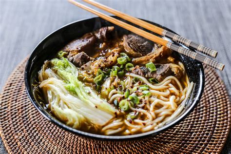  Lanzhou 牛肉麵：醇香濃郁的牛肉湯底搭配彈牙有嚼勁的面條！